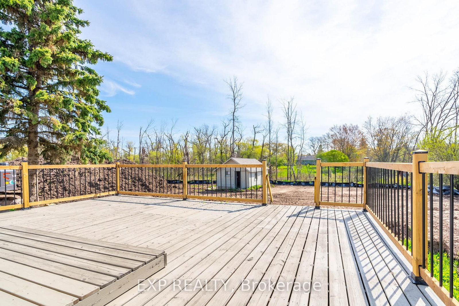 Detached House for sale at 728 Gorham Road, Fort Erie, Ontario, L0S 1N0 - Point Abino - MLS: X12740508