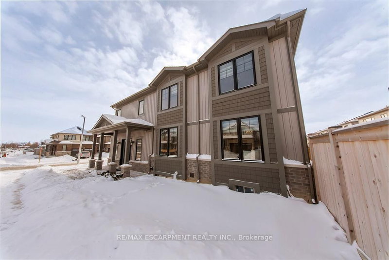 175 BLACKBIRD Way, Hamilton, L0R 1W0 | Image 3