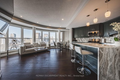 Condo sold at 1014-135 James Street, Hamilton, Ontario, L8P 2Z6 - Corktown - MLS: X12740866