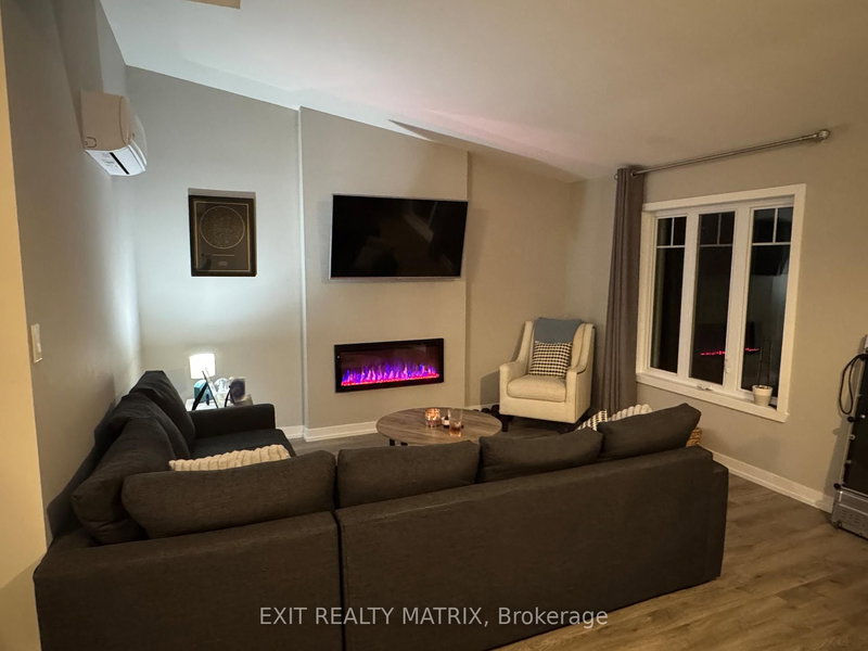 207 - 83 St Moritz Tr, Russell, K0A 1W0 | Image 3