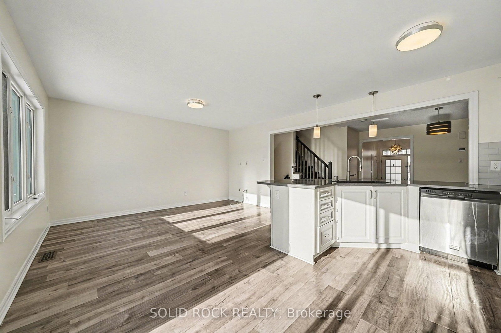 Townhouse for sale at 407 White Arctic Avenue, Ottawa, Ontario, K2J 5W5 - Barrhaven - Half Moon Bay - MLS: X12741652