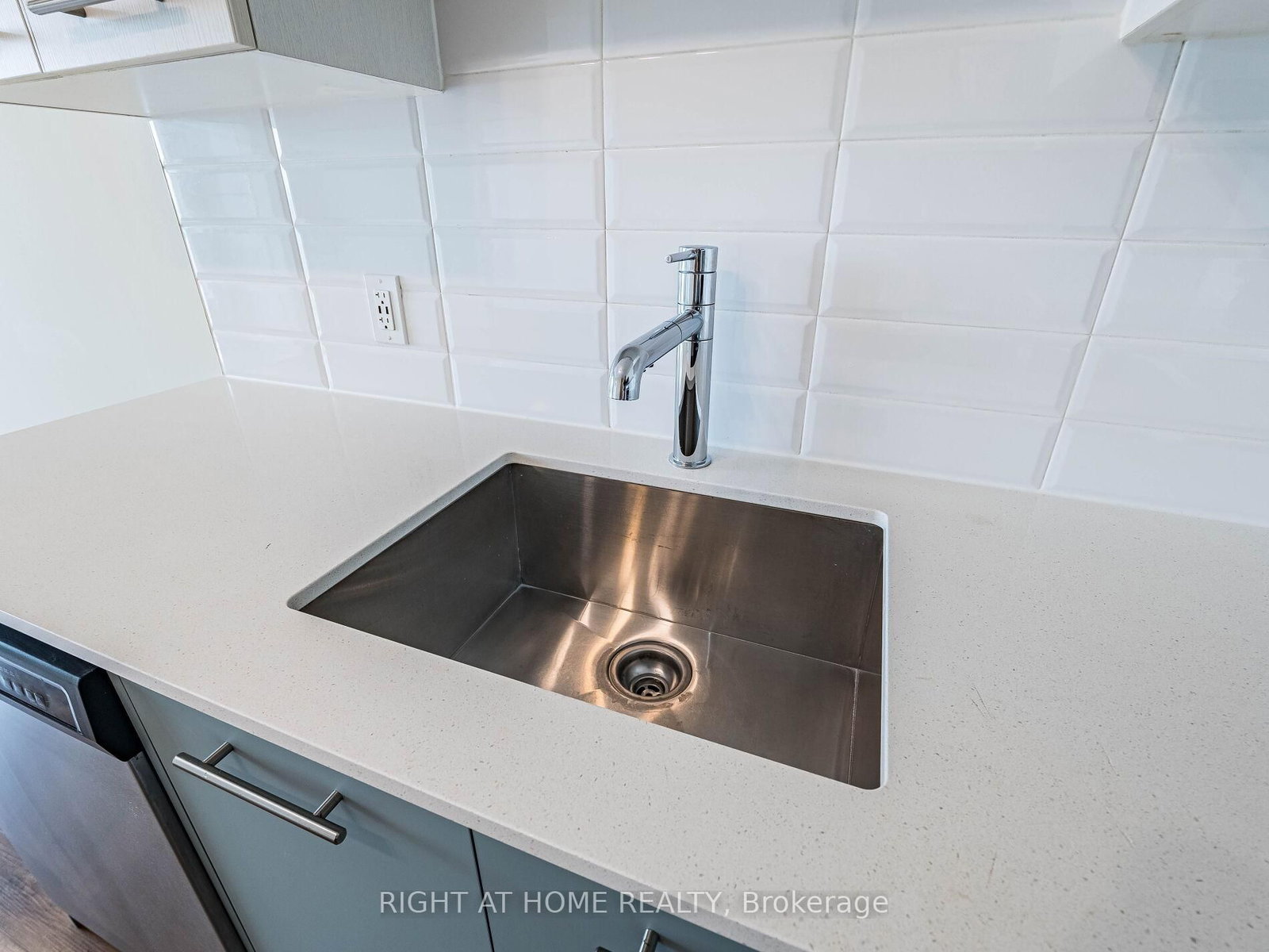 385 Winston Road, Unit 804 - Photo 31