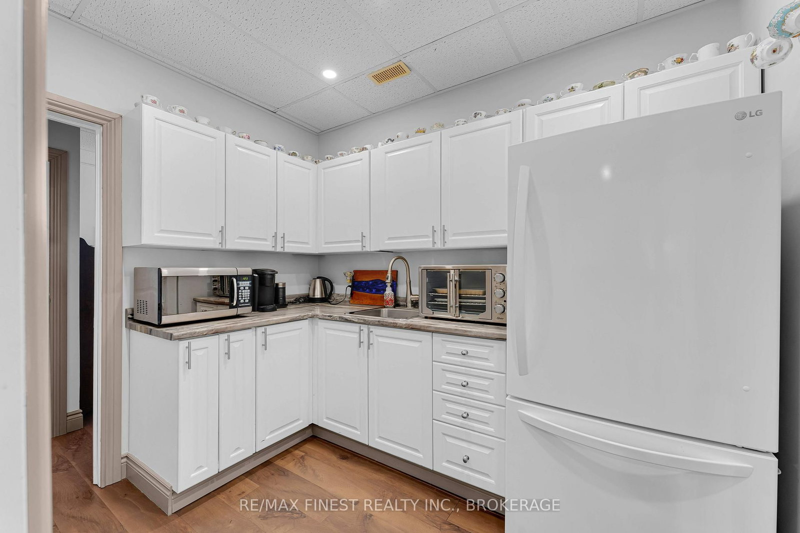 82 Centre Street - Photo 8