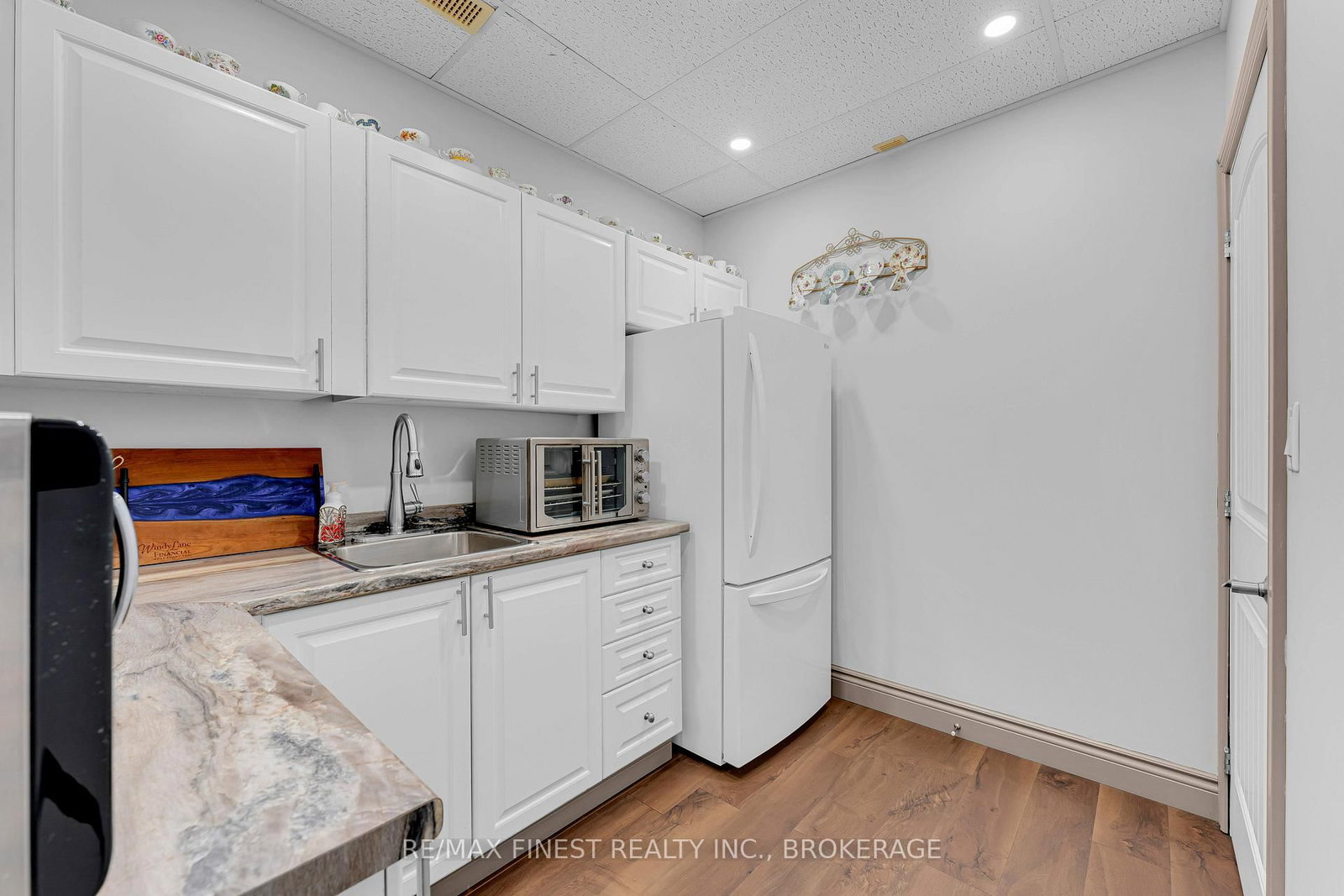 82 Centre Street - Photo 9