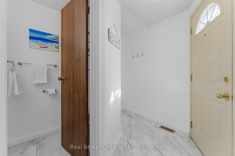 8 - 5982 Dunn St, Niagara Falls, L2G 7J9 | Image 3