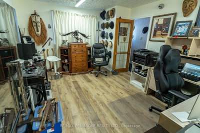 2 Silke Drive — photo 3