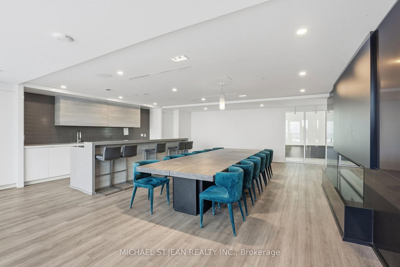 16 Concord Place, Unit 346 - Photo 42