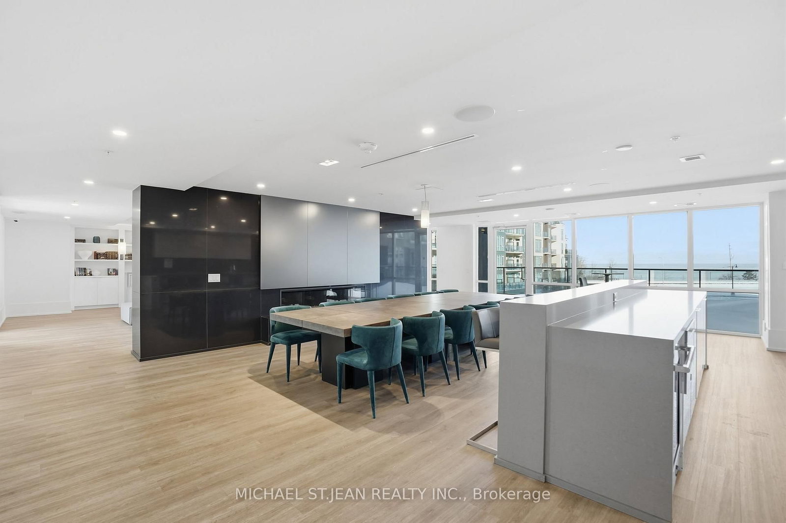 16 Concord Place, Unit 346 - Photo 43