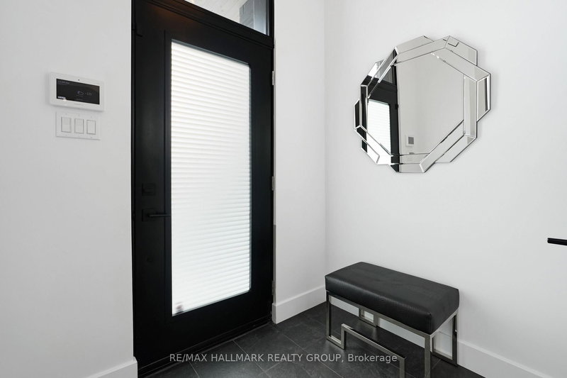 2167 Rice Ave, Ottawa, K2A 0C5 | Image 2