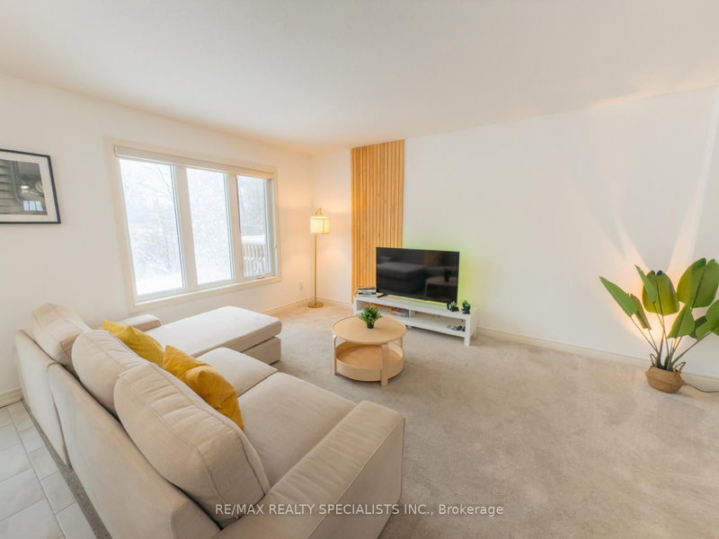 46 Haney Dr, Thorold, L2V 0G5 | Image 3