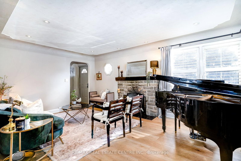 3 Fallsview Rd, Hamilton, L9H 5J7 | Image 3