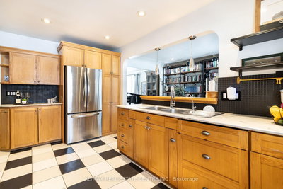 3 Fallsview Road, Hamilton, Ontario image-0-4