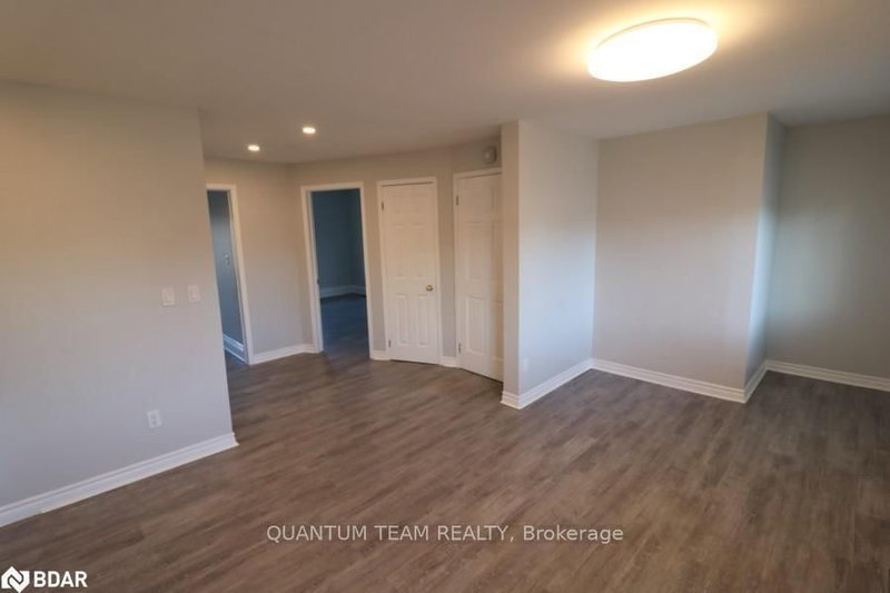 upper - 27 Berryman Ave E, St. Catharines, L2R 3W8 | Image 3