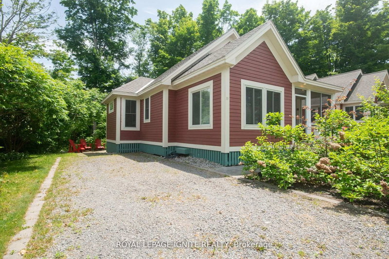 208 - 19 Summer Village Lane, Prince Edward County, K0K 1P0 | Image 2