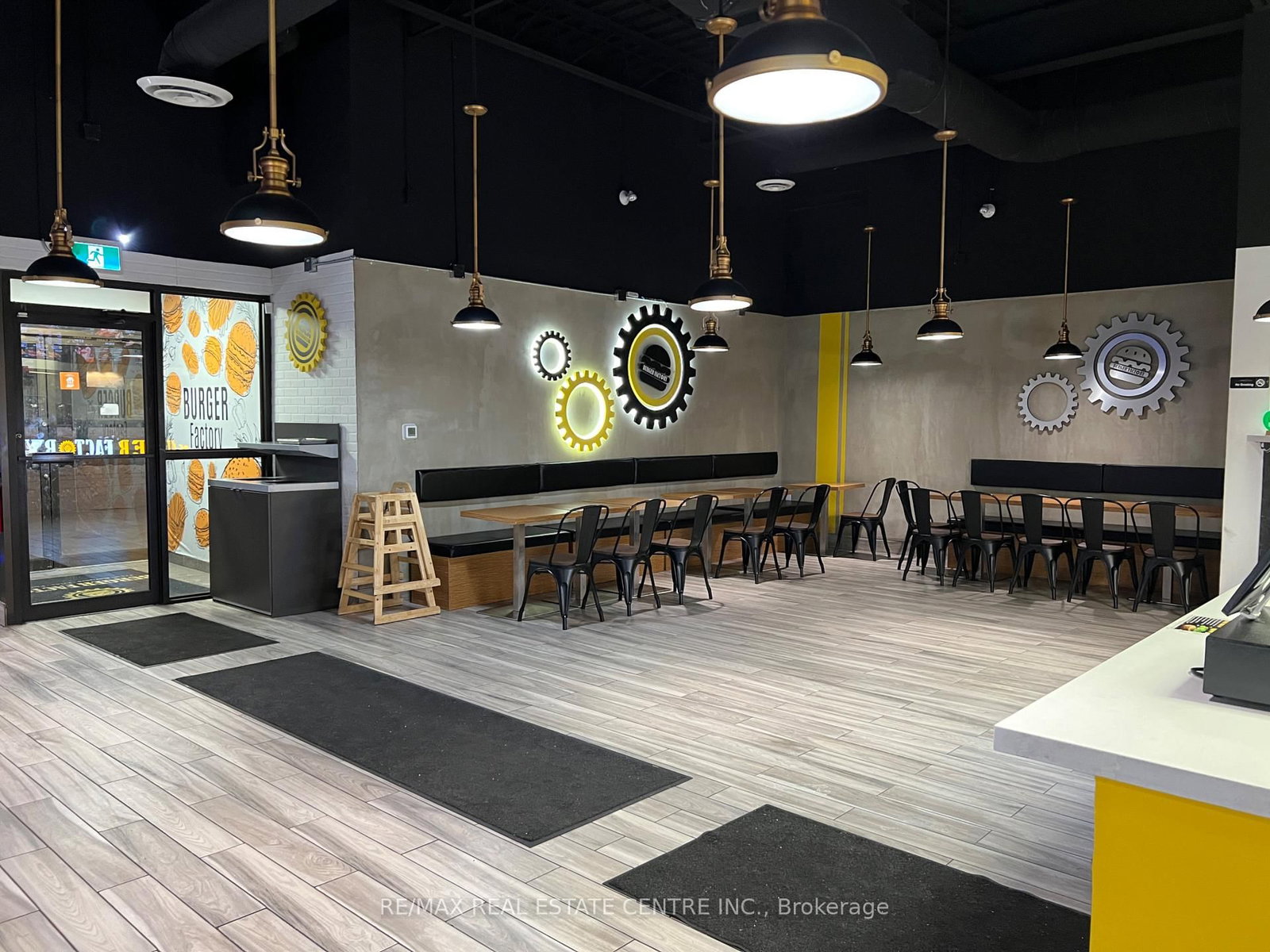 485 Silvercreek Parkway N, Unit 13