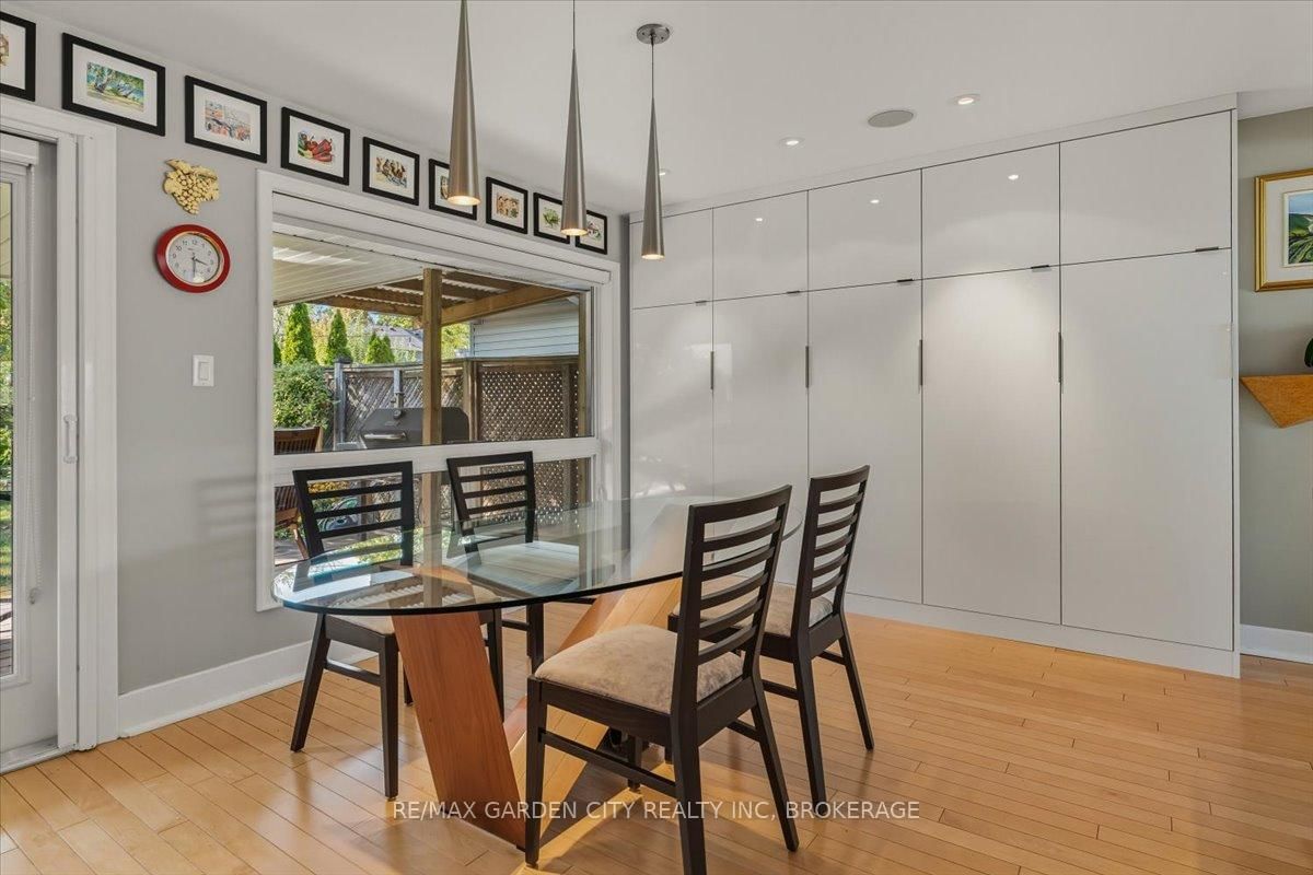 Detached House for sale at 112 Riverdale Drive, St. Catharines, Ontario, L2R 4B9 - Old Glenridge - MLS: X12745702