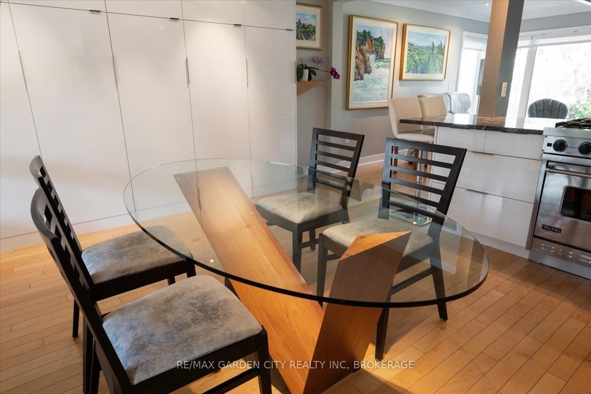 Detached House for sale at 112 Riverdale Drive, St. Catharines, Ontario, L2R 4B9 - Old Glenridge - MLS: X12745702