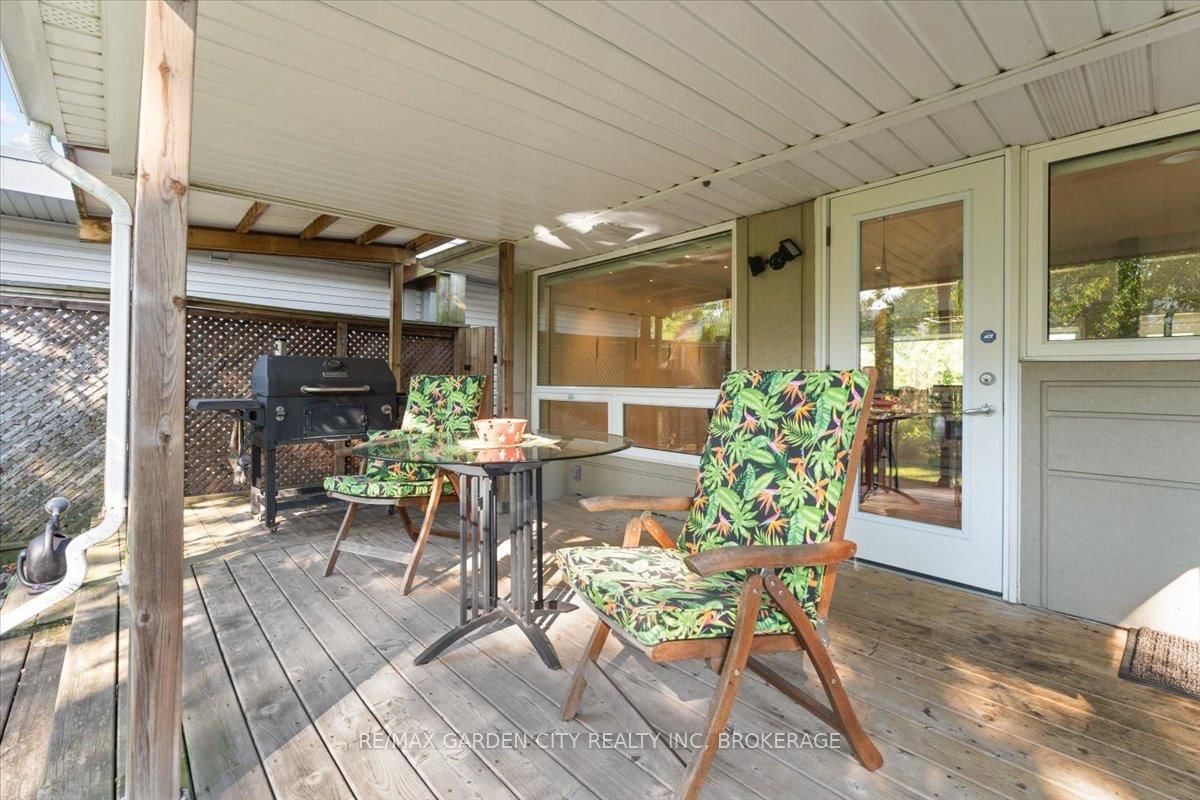 Detached House for sale at 112 Riverdale Drive, St. Catharines, Ontario, L2R 4B9 - Old Glenridge - MLS: X12745702