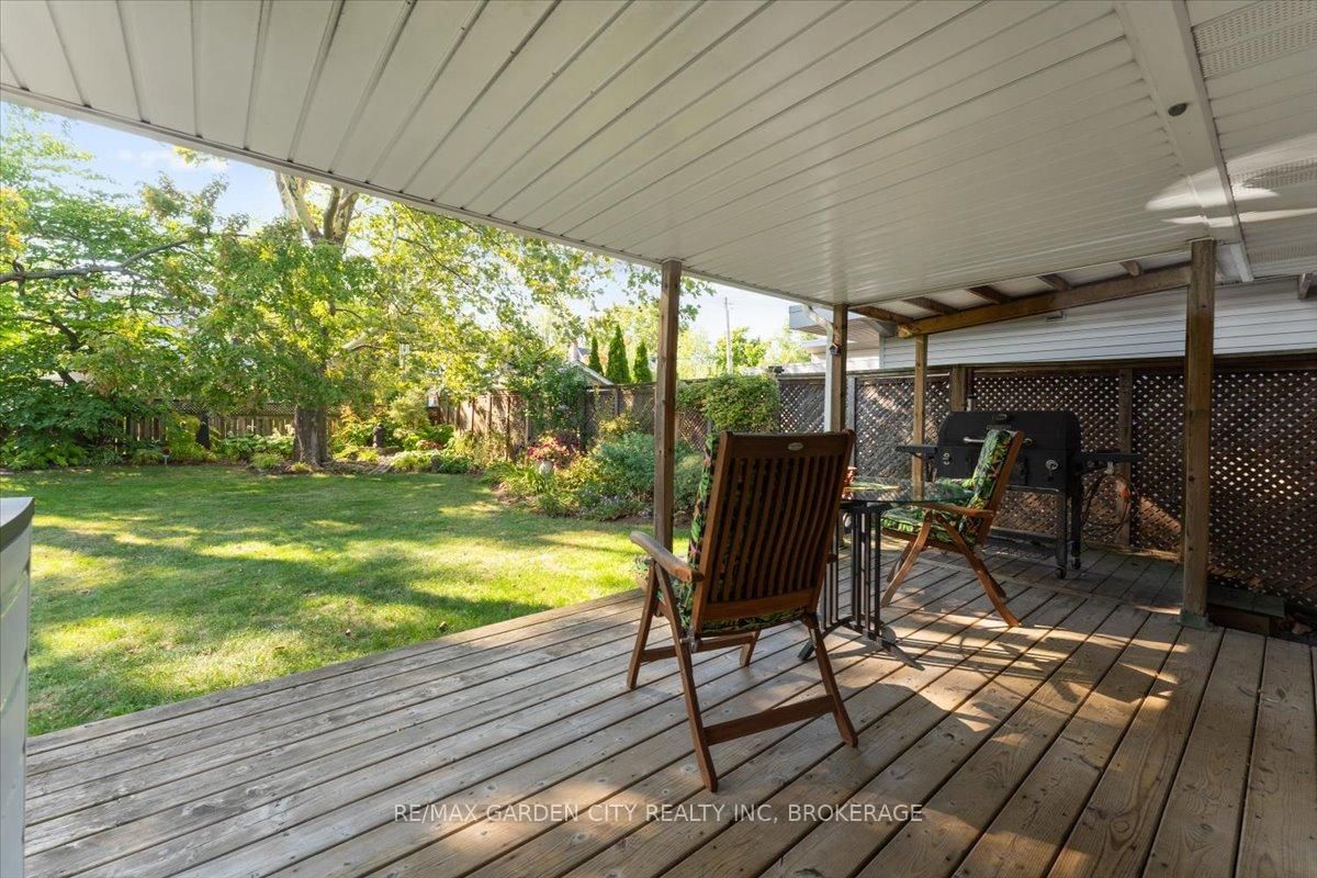 Detached House for sale at 112 Riverdale Drive, St. Catharines, Ontario, L2R 4B9 - Old Glenridge - MLS: X12745702