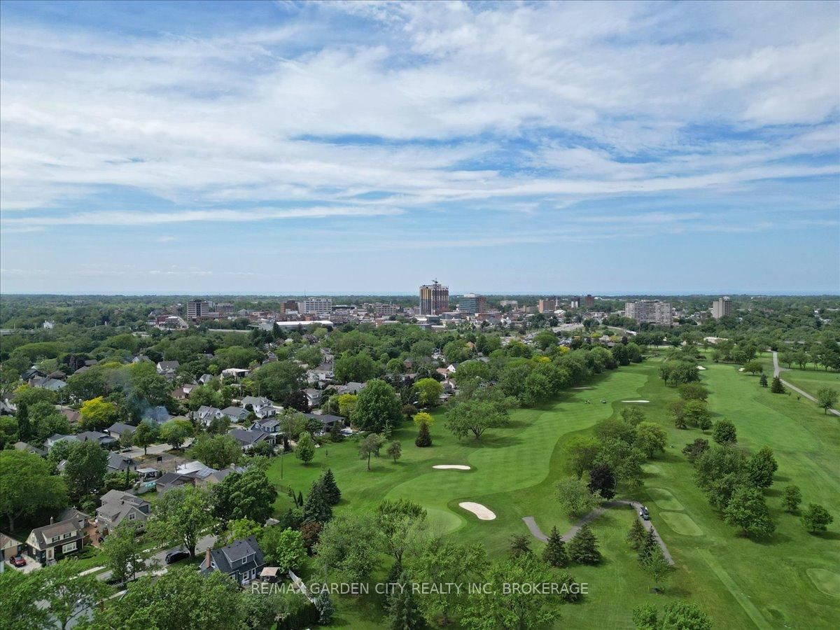 Detached House for sale at 112 Riverdale Drive, St. Catharines, Ontario, L2R 4B9 - Old Glenridge - MLS: X12745702