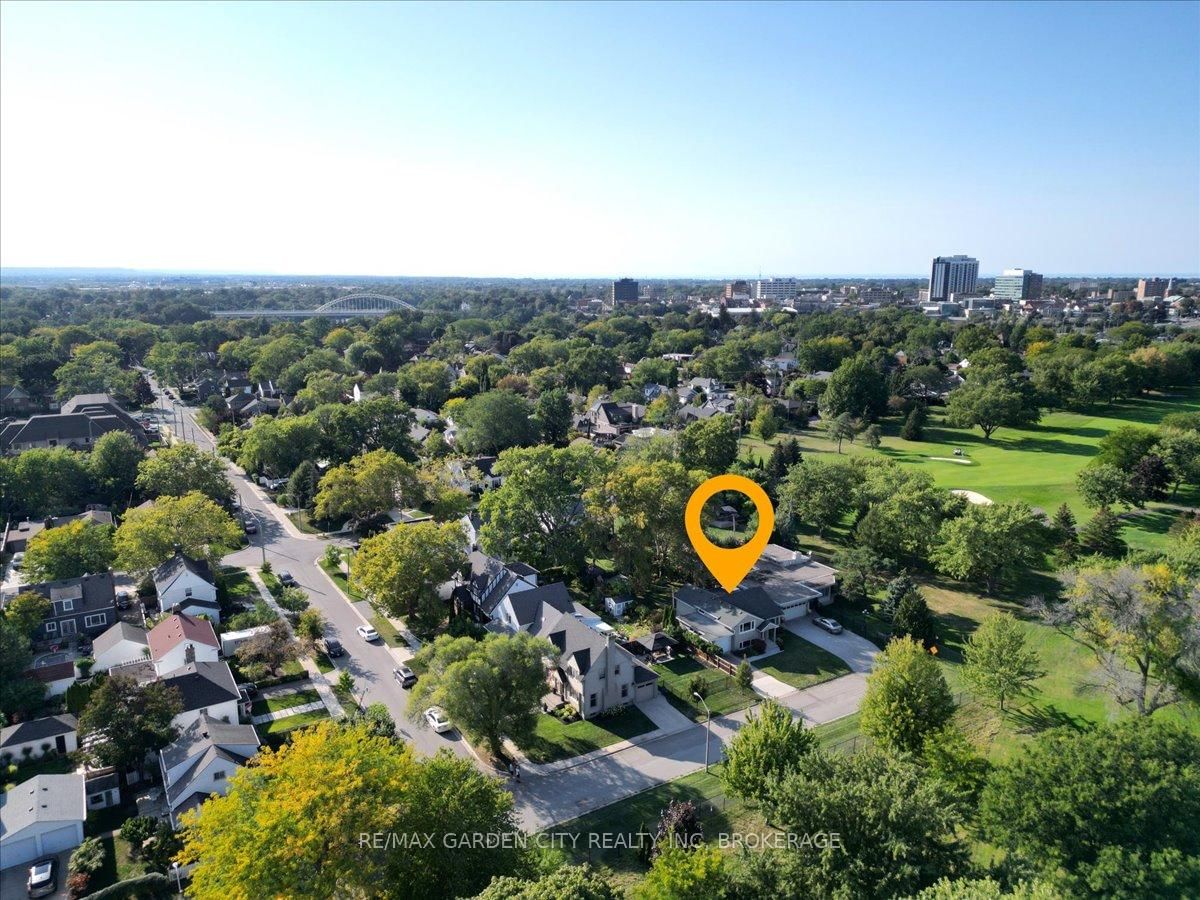 Detached House for sale at 112 Riverdale Drive, St. Catharines, Ontario, L2R 4B9 - Old Glenridge - MLS: X12745702