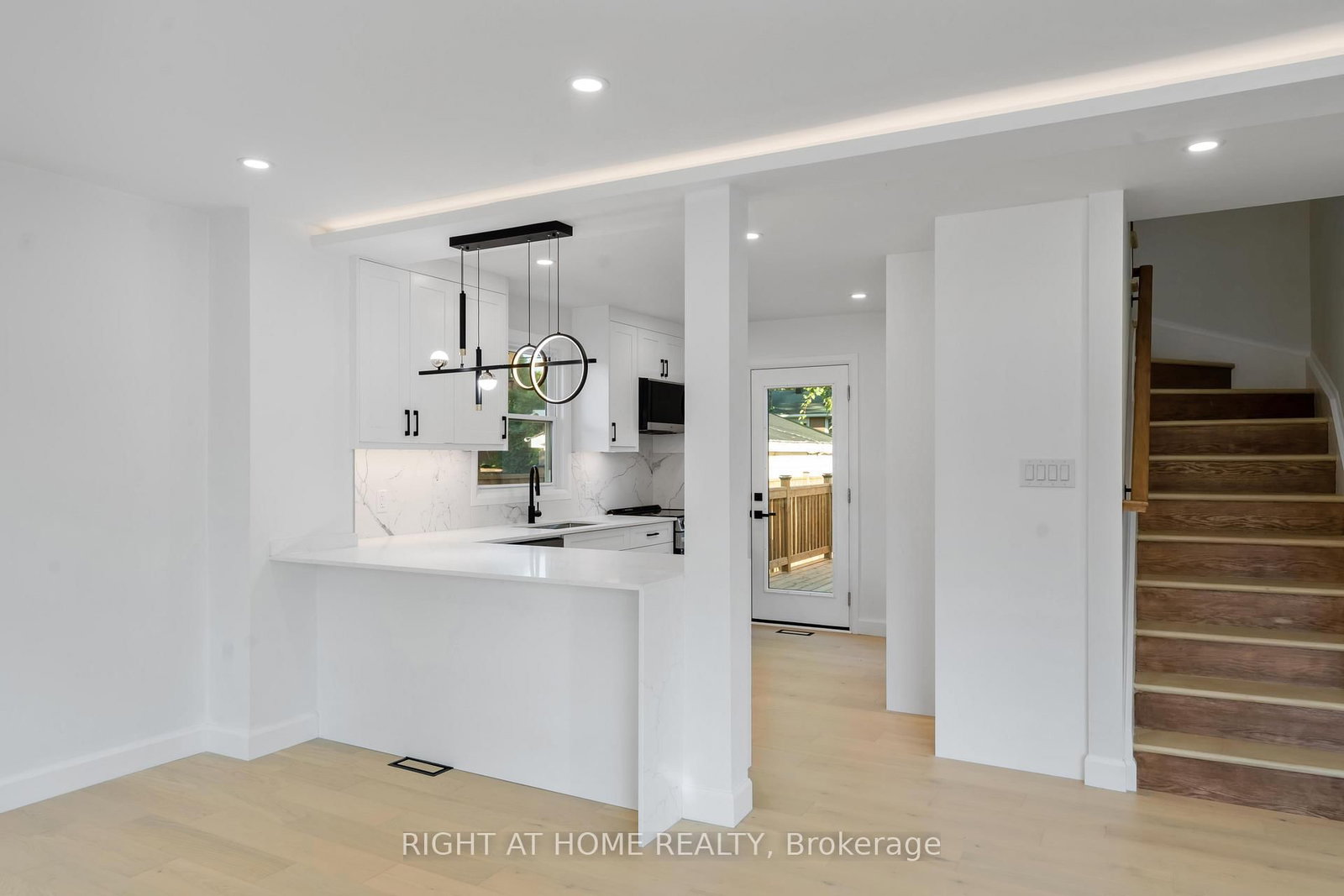 Detached House for sale at 2700 PRISCILLA Street, Ottawa, Ontario, K2B 7E2 - Britannia - MLS: X12745712