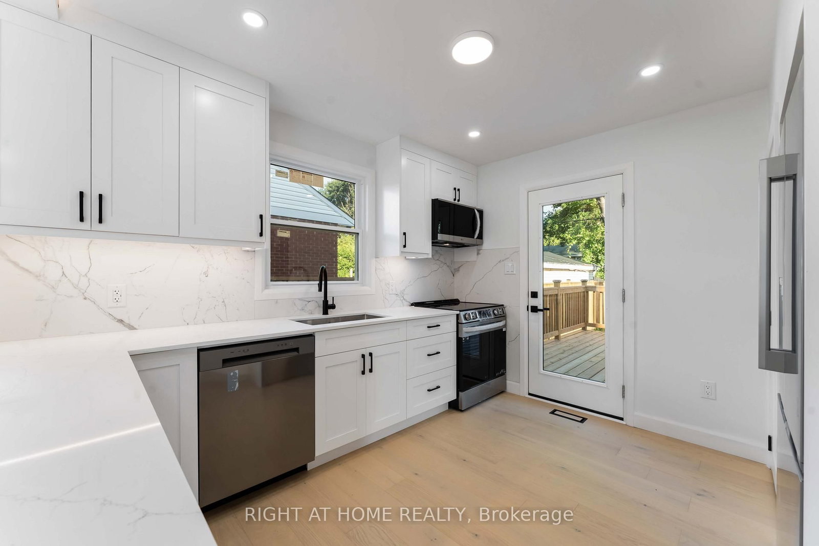 Detached House for sale at 2700 PRISCILLA Street, Ottawa, Ontario, K2B 7E2 - Britannia - MLS: X12745712