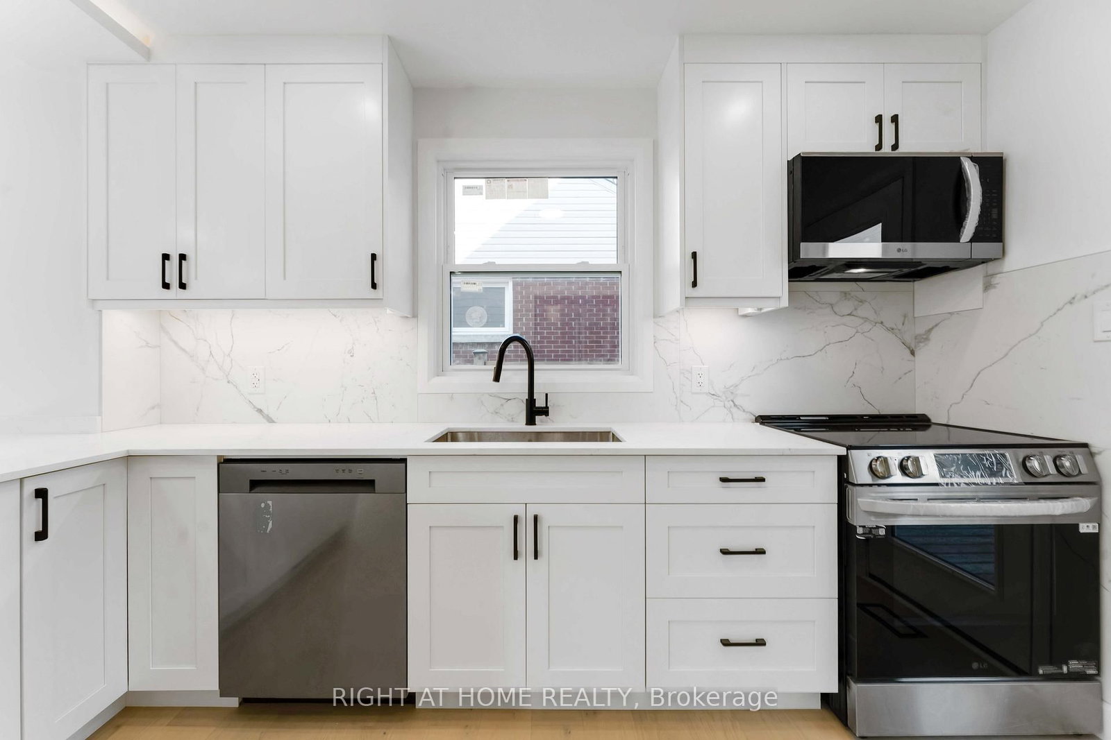 Detached House for sale at 2700 PRISCILLA Street, Ottawa, Ontario, K2B 7E2 - Britannia - MLS: X12745712