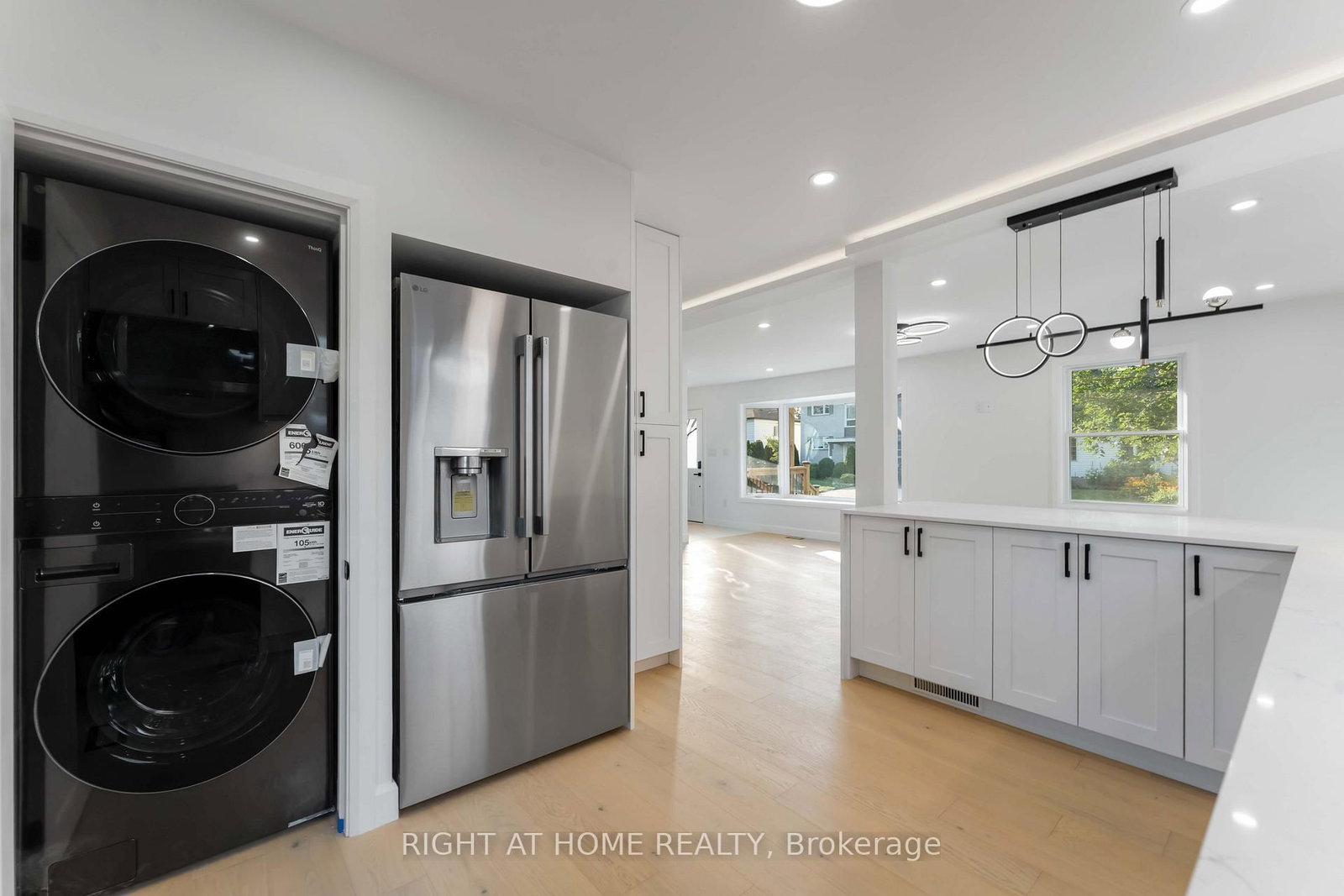 Detached House for sale at 2700 PRISCILLA Street, Ottawa, Ontario, K2B 7E2 - Britannia - MLS: X12745712