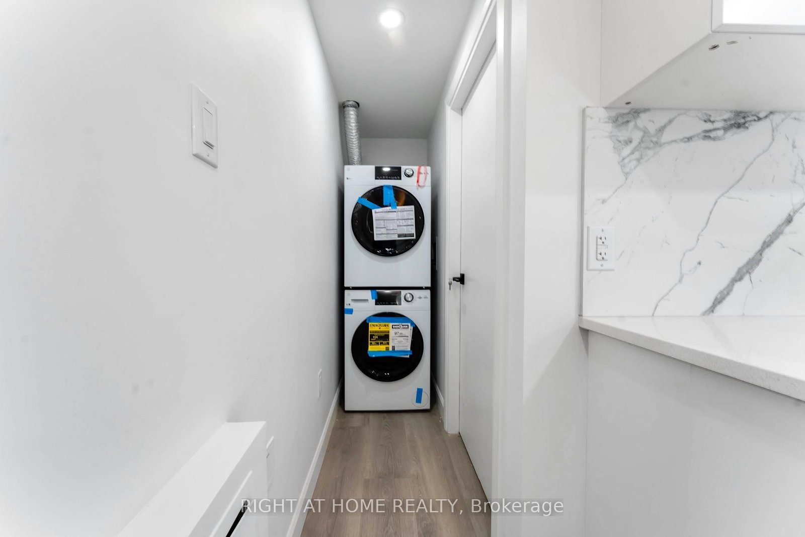 Detached House for sale at 2700 PRISCILLA Street, Ottawa, Ontario, K2B 7E2 - Britannia - MLS: X12745712