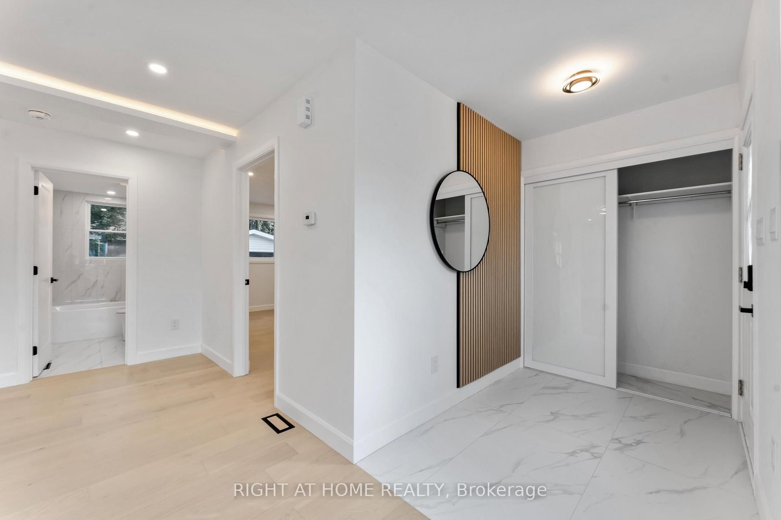 Detached House for sale at 2700 PRISCILLA Street, Ottawa, Ontario, K2B 7E2 - Britannia - MLS: X12745712