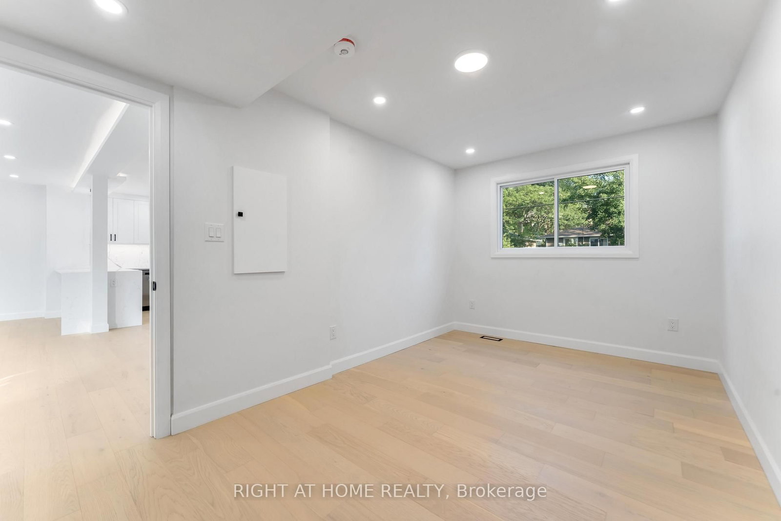 Detached House for sale at 2700 PRISCILLA Street, Ottawa, Ontario, K2B 7E2 - Britannia - MLS: X12745712