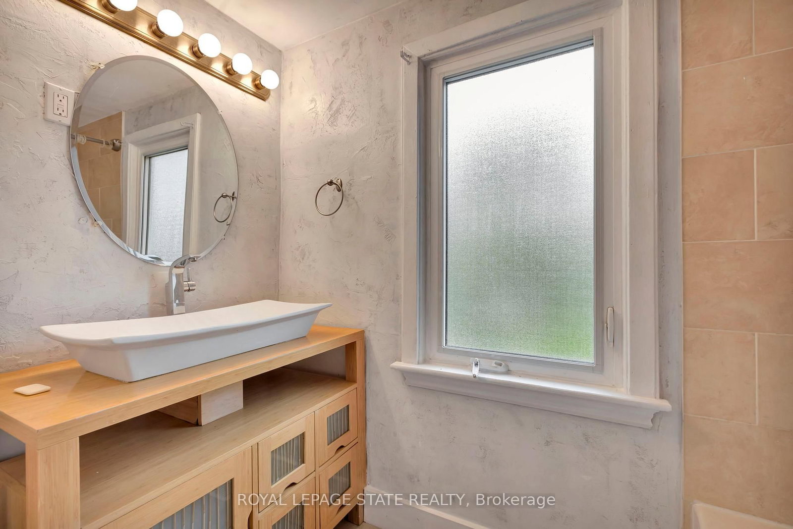 121 King Street E - Photo 22