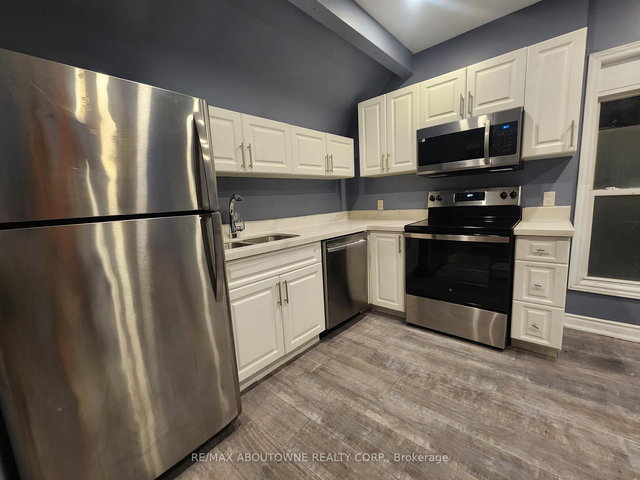 3 - 498 Main Street E