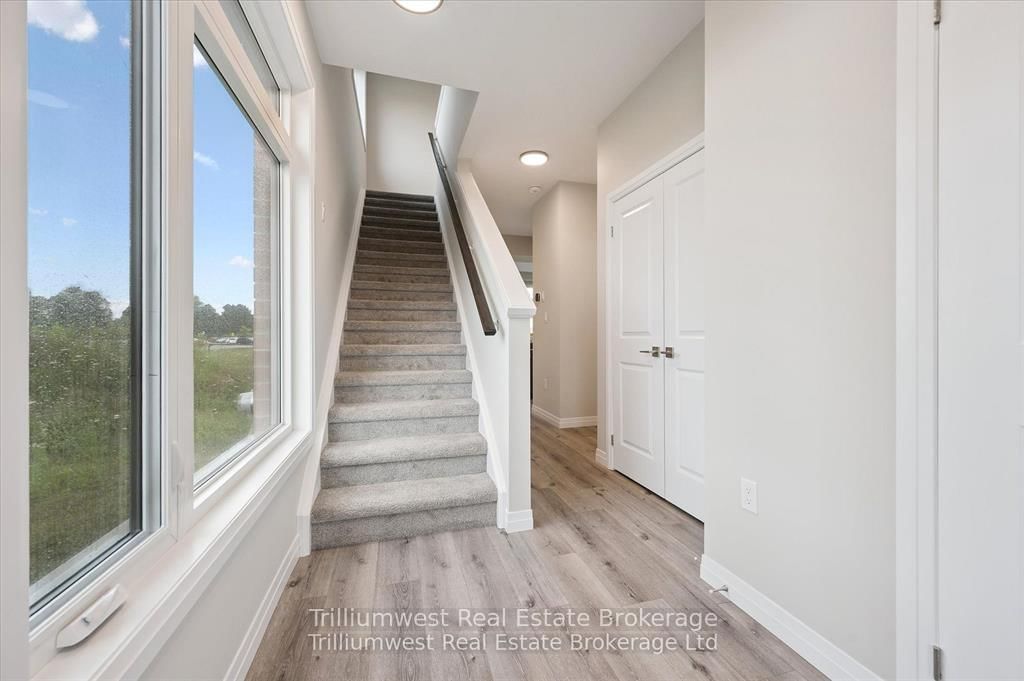 60 Ayr Meadow Crescent - Photo 7