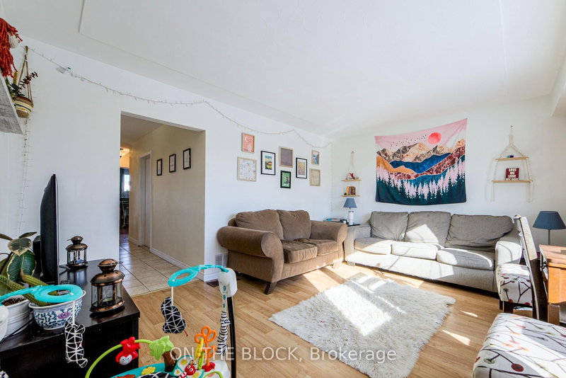 Upper - 151 Nugent Dr, Hamilton, L8H 2N3 | Image 3