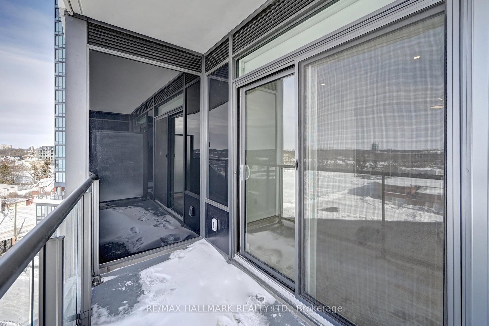 25 Wellington Street S, Unit 705 - Photo 28