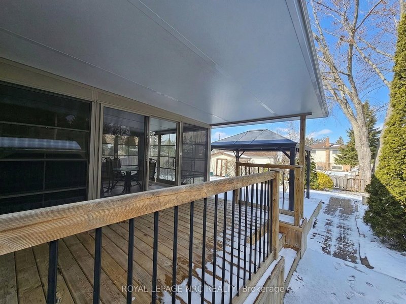 78 Page Dr, Welland, L3C 6E4 | Image 3