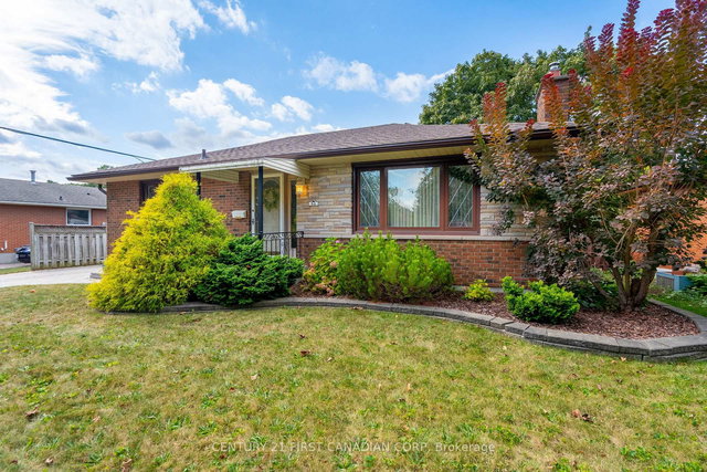 54 Algonquin Crescent