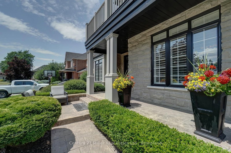 8 Watercliff Pl, Hamilton, L8E 6E5 | Image 3