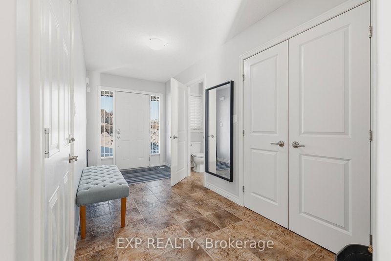 23 Doon Creek St, Kitchener, N2R 0B4 | Image 2