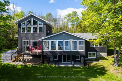 126 CHAPMAN Drive SE — photo 4