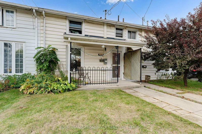 318 Sydenham St, Kingston, K7K 3M9 | Image 2