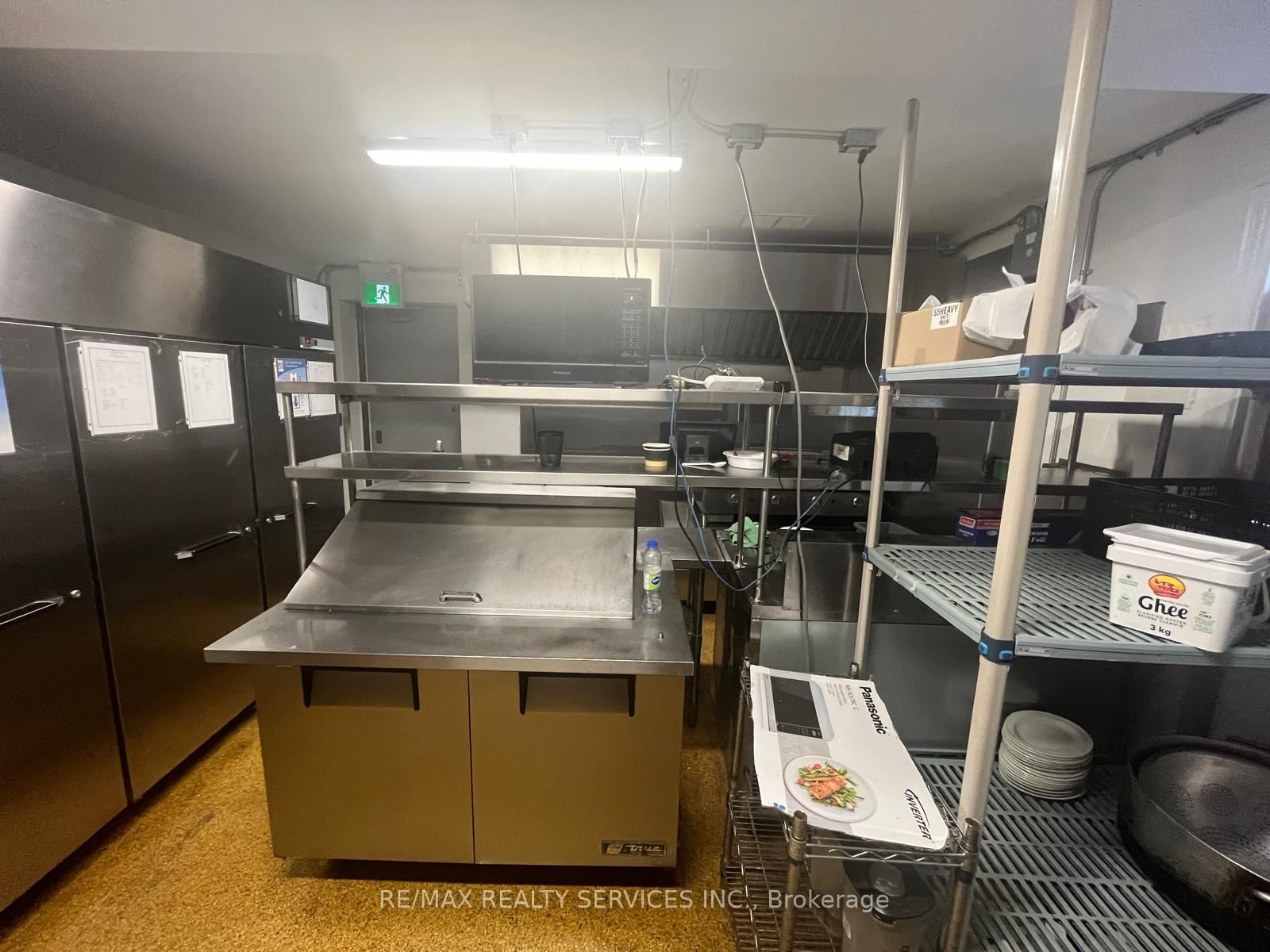 85 John Street S - Photo 3