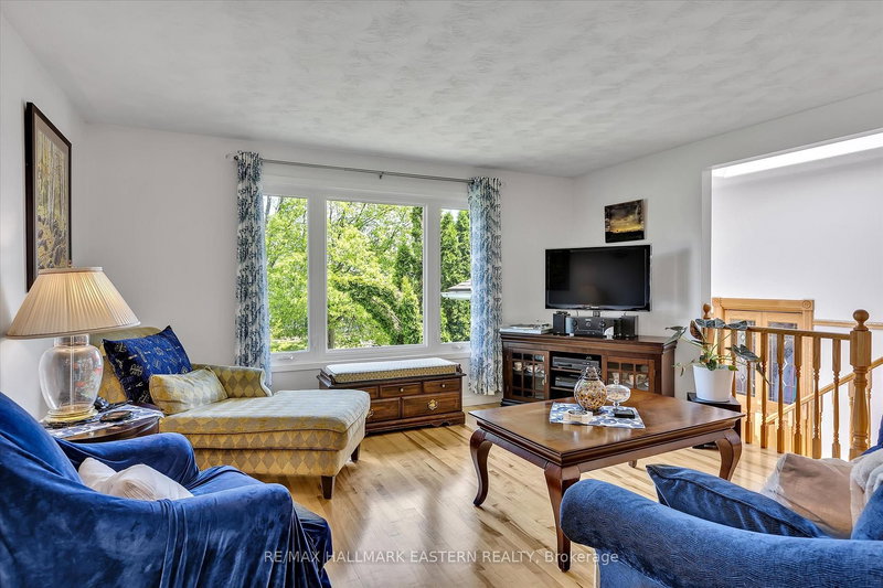 959 Golfview Rd, Peterborough, K9J 7W2 | Image 2