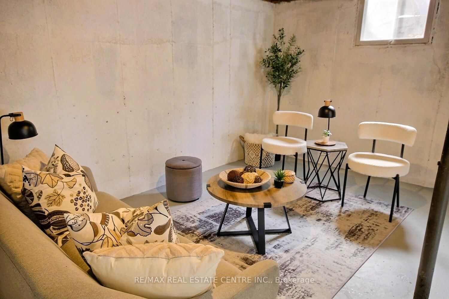 Detached House sold at 68 Lauris Avenue, Cambridge, Ontario, N1R 5L4 - MLS: X12748538