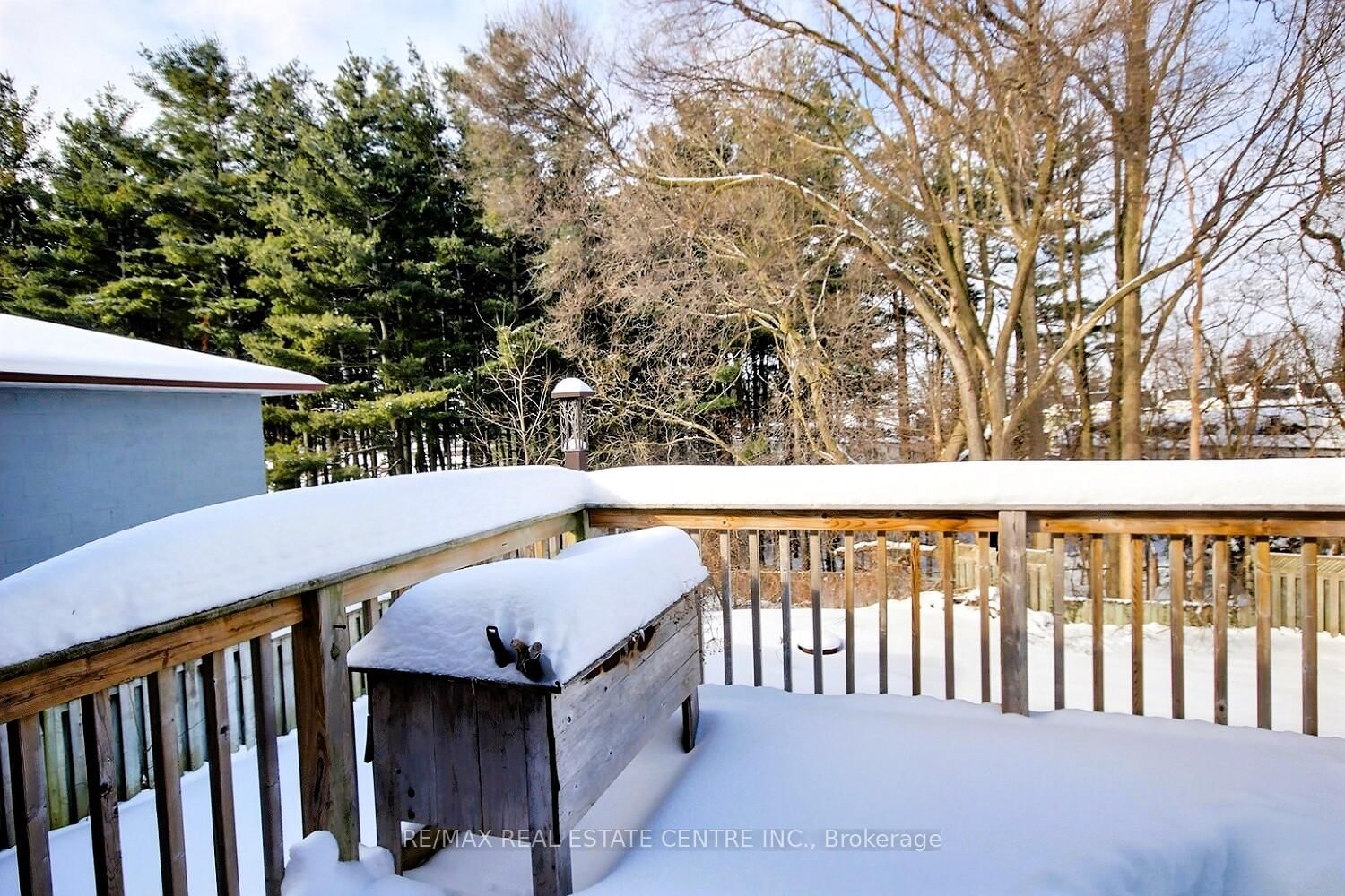 Detached House sold at 68 Lauris Avenue, Cambridge, Ontario, N1R 5L4 - MLS: X12748538