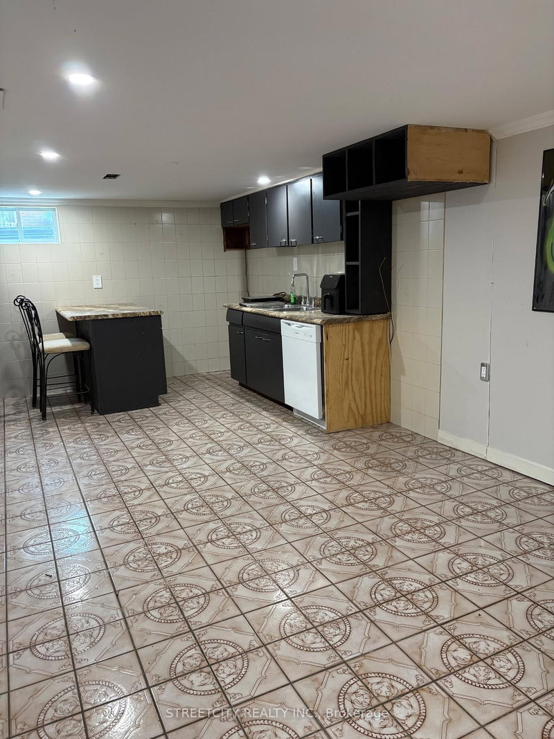 1500 Mardell Pl, London East, N5V 1W9 | Image 3