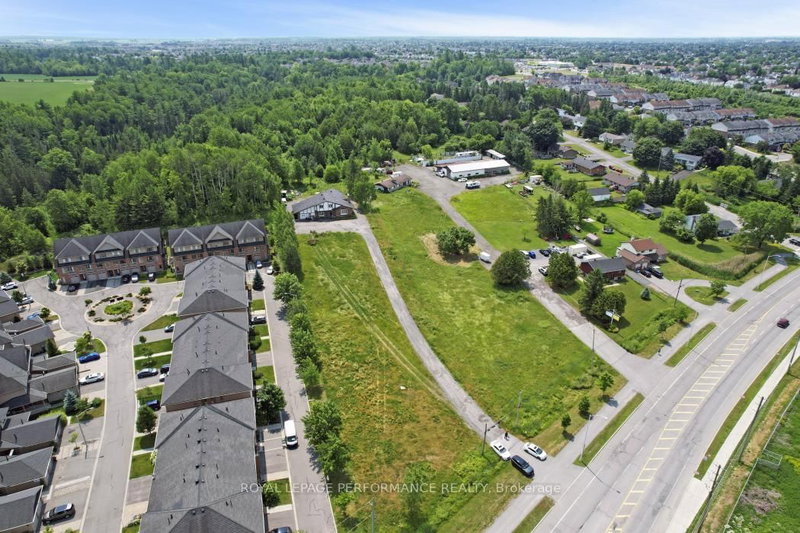 1016 Old Montreal Rd, Ottawa, K4A 3N2 | Image 2