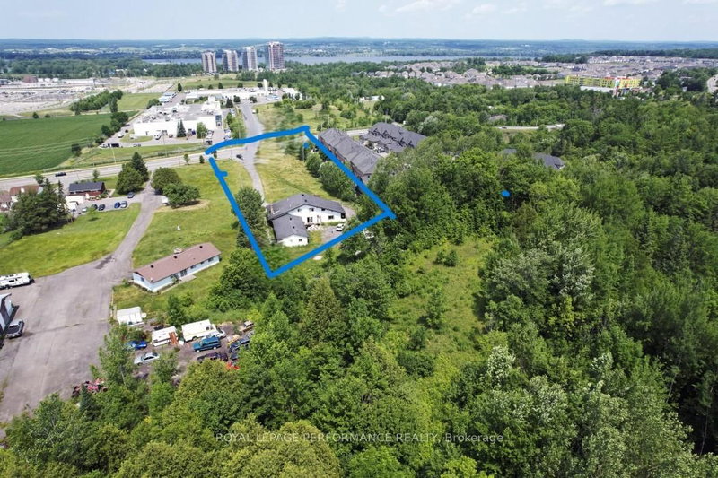 1016 Old Montreal Rd, Ottawa, K4A 3N2 | Image 3